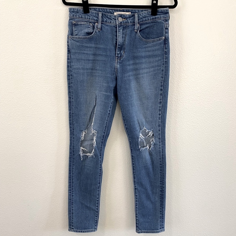Iconic Levis 721 high rise skinny jeans